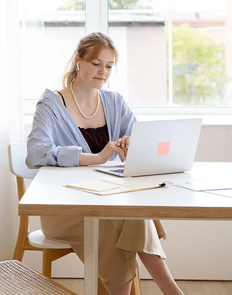 About Us 5 women laptop